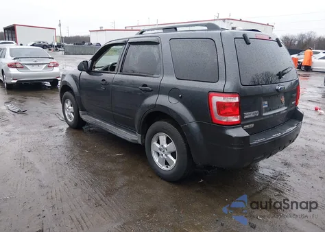 2009 Ford Escape Xlt z USA, uszkodzony, nr VIN 1FMCU93749KC31334